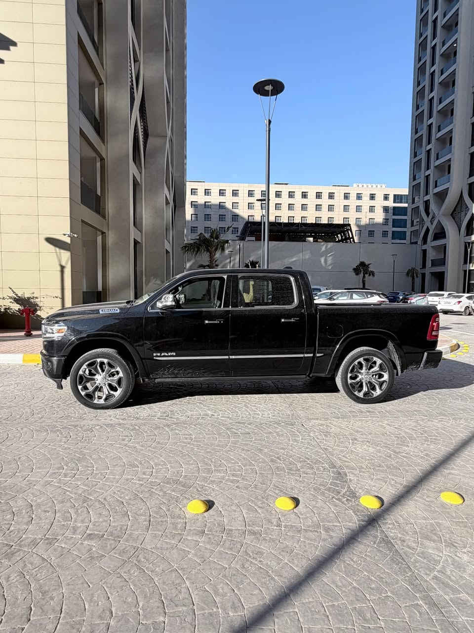 Ram  limited hema 5.7
2022

كلين تايتل 

السعر 425
***********
