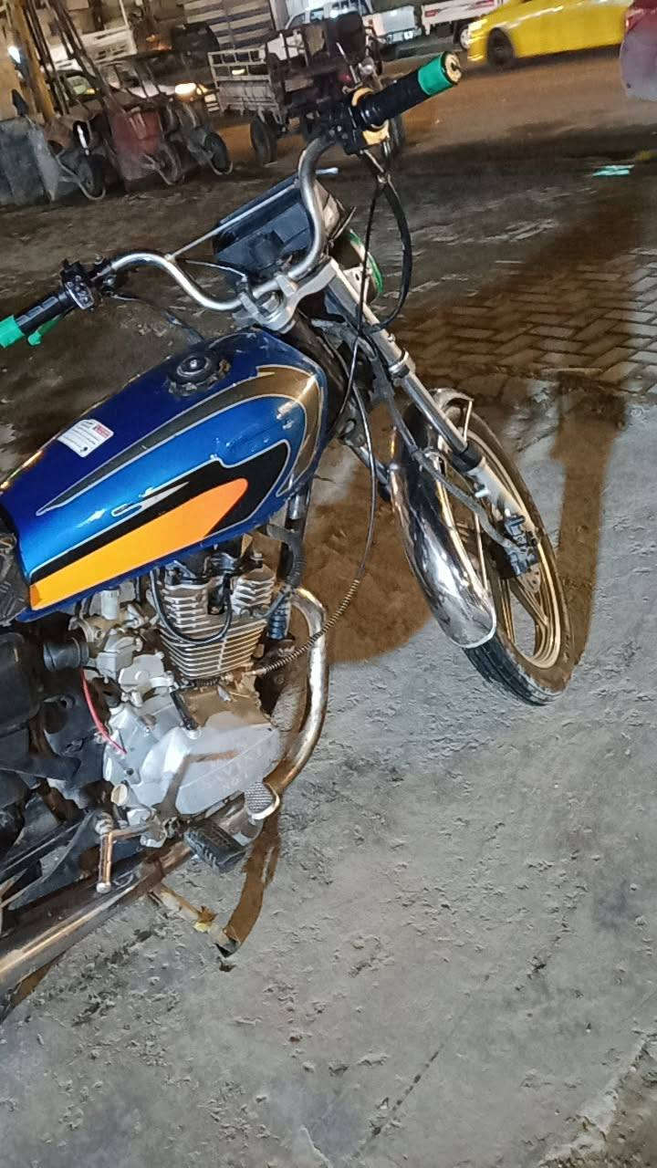 سلام عليكم ايراني خمسه كير كامله مكمله سلف وهندر بس عوزه شخاطه تشتغل سلف رايده 350وبيه مجال المكان بياع شرطة الخمسه *********** هاثه الرقم متواجد وتساب
