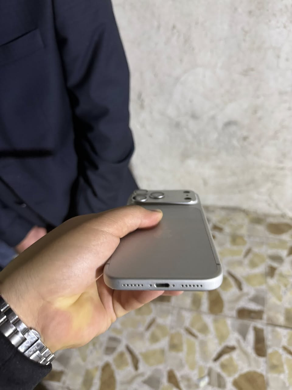 للبيع ١٧ برو ماكس ايسم
مشحون ١٦ مرة مكاني بغداد حي اور أو او شيخ عمر 
السعر ١٨٧٥ وبي مجال *********** 
‏***********
