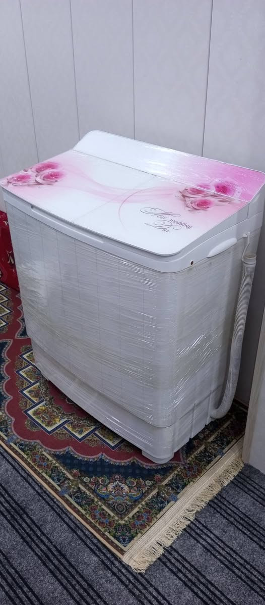 غساله حوضين حجم ١٠ كيلو شرط الشغل غسل وتنشيف جاهزه شرط الفحص وشرط النظافه السعر ٧٠ الف وبيها مجال *********** واتساب موجود البصرة, العراق
