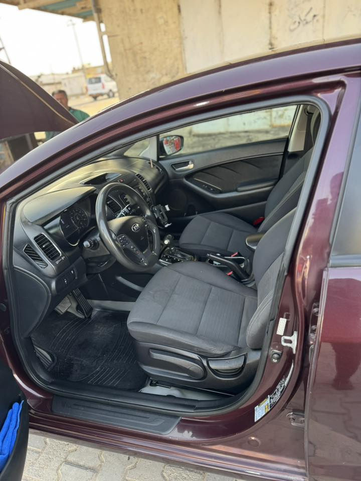 اسلام عليكم كيا فورتي 2017 أمريكيه حادثه مال امريكا  قبل اجنطه بس من لاسفل ضربه بصيطه بيهه 5 قطع صبغ بس أبيع حزام  مكينه صارلهه شهر شاده حاويه اتبريد عوزه بس غاز طار من بدلت المكينه اصدر 80 بل 100 تخم تاير منضومت زنون باتري جديد منضومت الماء كلهه جديده  اسياره بل كوت ترهم مراوس حسب القناعه اسعر (105) او بيهه مجال لاستفسار (***********)
