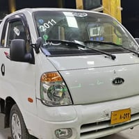 كيا بيلاد • ٢٠١٠ • أسود