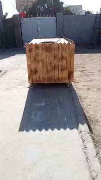 ميز • للبيع