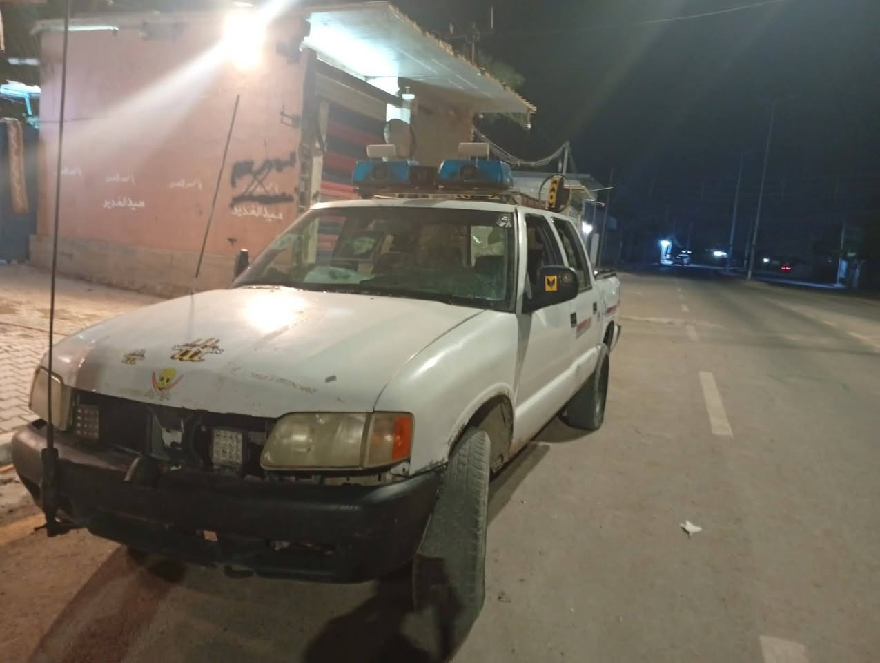 جمسي موديل 2006سياره نضيفه مجفته مره وحدة لاتنقيص ولا تبخير سياره خير من يم الله ادوات ادوات ادواتت  مكان بغداد المعامل السعر 10ورقات وبيهة مجال ***********
