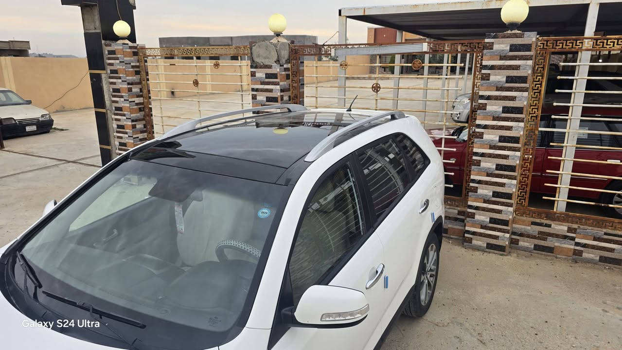 السلام عليكم ورحمة الله وبركاته. للبيع
كيا سورنتو  2014  خليجية  
 4 سلندر محرك 2400
ــــــــــــــــــــــــــــــــ
مواصفاتهاااا
ـــــــــــــــــــــــــــــــــــ
فوول 1/1 اعلى فئه بالسورنتو واعلى المواصفات 
7راكب 
كشن كهرباء 
مانع انزلاق  
نظام ECO
  دفع رباعي  فورويل
مثبت سرعه 
3 قطع تبريد
بصمة تشغيل 
ثلاجة بين الكشنين الامامية
وبصمة ابواب 
يدات باب نيكل
انارة ترحيب عند الاقتراب
مري شفط اشارة بالمري 
كامرة خلفيه  
حساسات امامية 
كشنات جلد 
كشنات اماميه خلفيه تدفئة تبريد .
5 دجوات كشن
ذاكرى ميموري
لد امامي خلفي 
داخل عسلي 
بردات خلفيه بلادية 
ستيرن تدفئه  
سيارة بأسمي سنوية جديده نافذه لنهاية عام 2028  وهزه جديده لشهر السادس
 رقمها سليمانية الجديد 
السيارة ماشيه ١٤٣ الف فقط . حقيقي.
 كفالة عامة ما عدا جاملغ خلفي بيه شبر صبغ و مكانات قليله جداً بارد موضحة بصور السونار بالمنشور 
الموقع : الشرقاط 
السعر / 176$ بيها مجال حك الجيه
ملاحظة:
متواجد عالفيس
التواصل خاص


**إذا كنت صاحب هذا الإعلان وتريد حذفه لأي سبب، رجاءا أرسل رسالة إلى الدعم الفني**