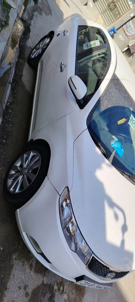 سيراتو خليجي موديل 12
محرك 1600 كير محرك خير من الله مكفول
ويل كب حجم 17
حساس خلفي 
تحكم بالستيرن 
اشاير بالمري
داخل اسود 
صلنه رياضيه
رقم شمالي جديد 
سعره 105 بيه مجال
ديالى بلدروز 
***********
