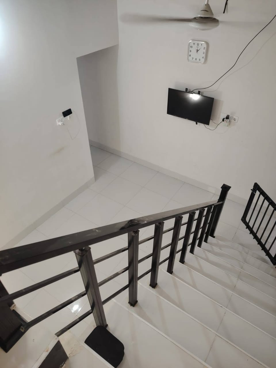 #دار للــبـيــع  طــابــو صــرف  بأسم شخص واحد

#مسـاحـة دار 100 طابقين علا شارع 20

#مـوقــع كركوك حي الأسرى قرب دور السكك

#الســعر107مليون مع مجال قابل للتفاوض مع صاحب العقار مباشر

🔴 1- التعامل يكون مع صاحب العقار الشرعي حصراً
2- المكتب  وسيط بين الطرفين ولحفظ الأجرأات القانونية والتأكد من صحة العقار قبل تسليم اي مبلغ بأشراف قانوني

للأستفسار ✅مراجعة مكتب التساهل للعقارات 🔔

📍عنوان المكتب كركوك حي العسكري قرب صيدليه طيبه 
                 الأتصال ***********📱

                             ***********📱

✅نستقبل جميع عروضاتكم السكنيه والتجاريه في كركوك 💯والترويج لها عبر الصفحه الخاصة بل مكتب
                  مكتب  التساهل للعقارات 
للأستثمار والتطوير العقاري 💯 معنا نحو الأفضل
