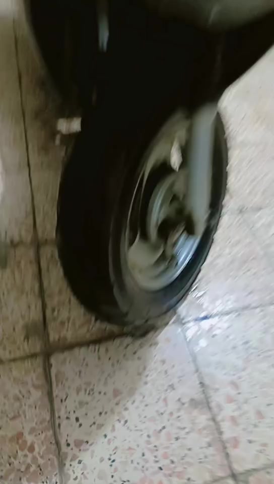 سلام عليكم دراجه للبيع ماكس منغولي بلاديه دراجه كله ختم واحد وياها كفرات كامله وترايش وتشبول كلشي ويها غراض دراجه شلعه ومعدل مكينه مكفوله نقص بس صوت بل الكلج و تشلي مال سلف وفايبرات مال كلج دراجه شغاله سلف وهندر مكاني دوره سعر 375 وبيها مجال رقم  ***********
