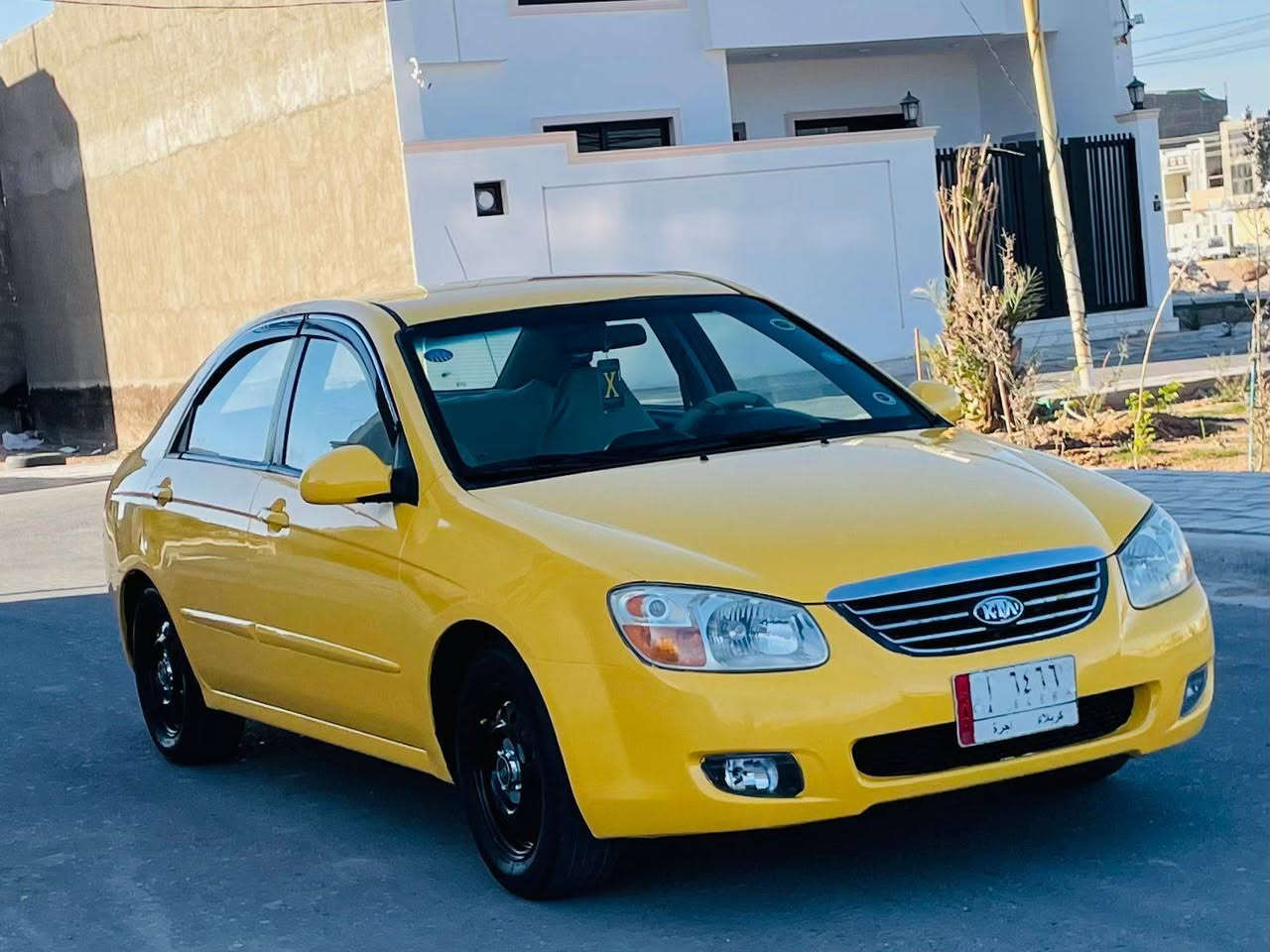 سلام عليكم البيع سبكترا موديل 2009 وارد امريكي دور الخلفي بدون دواخل مكفوله حته من الفتح سيارة جديده وجاهزه من كلشي تبريد ثلج حدادية تخم تاير كير ومكينة 2000 دوش مكفولات هيه غرامات مصفره سيارة أحله من صور السعر 85 الأستفسار علا رقم *********** مكان سيارة كربلاء
