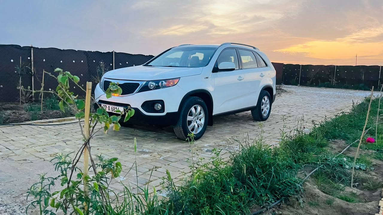 السلام عليكم 
سرونتو م 11 سيارة جديدة من مكينه 2400 سيارة 🚗 7 راكب  وحداديه نظيفه تبريد وتدفئه وتايرات كهربائيات كله نظيف وشغال السيارة كفاله من الظربه والصبغ والمعجون ماعدا الجاملغ الامام بارد قدر شبر موضح بالسونار  سنويه لل 30 وشرط التحويل السعر 140 وبيها مجال العنوان ذ ي قار قضاء الرفاعي وللاستفسار ع الرقم ***********
