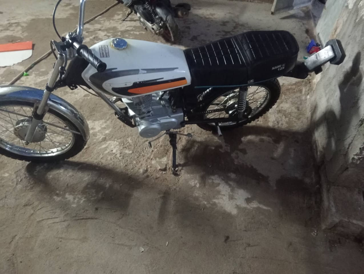 سلام عليكم  دراجه يراني شغاله محرك نامه 
مكاني بغداد بل زعفرانيه سعر 300ابيه مجال 
***********واتساب
