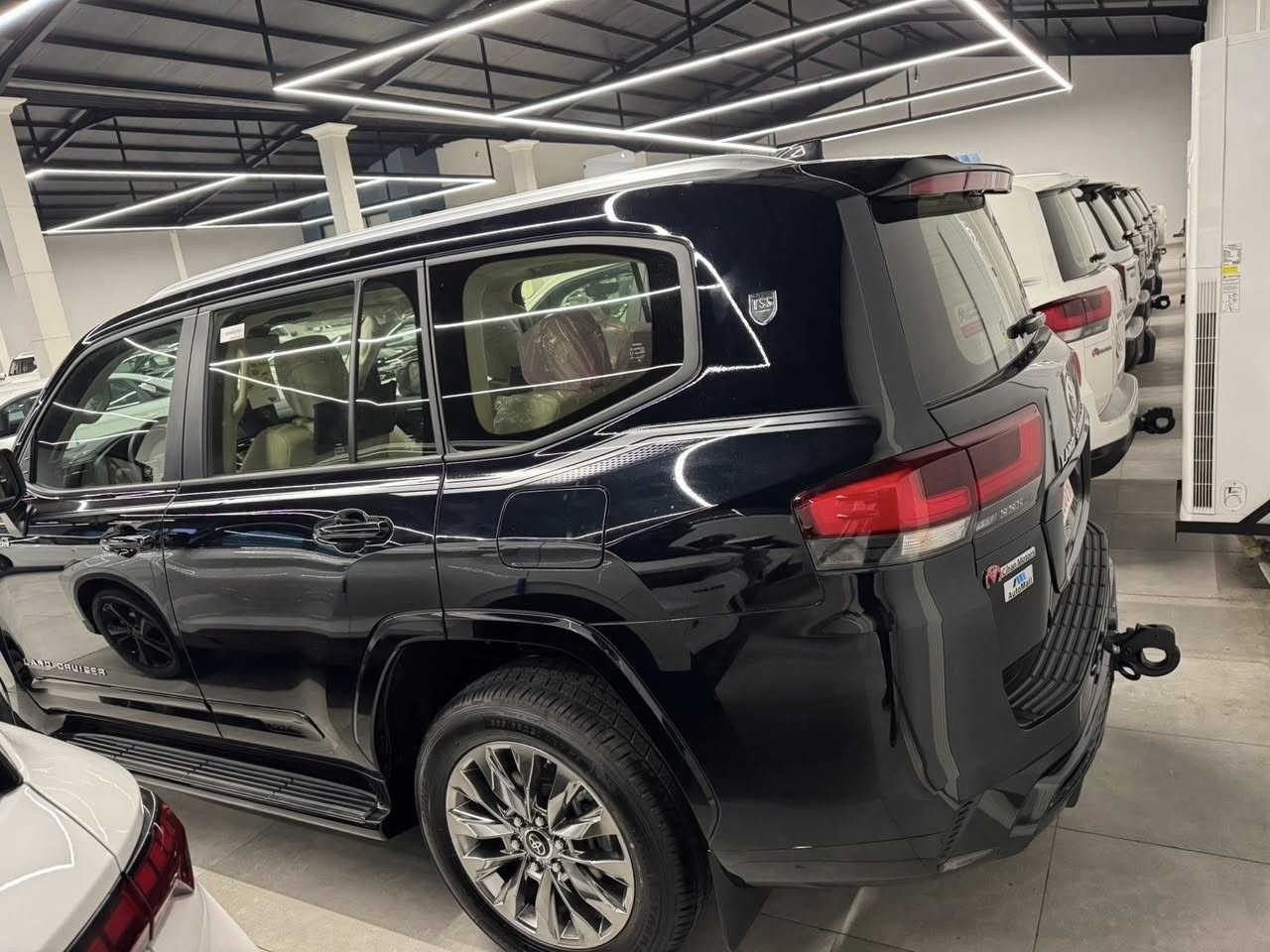 لاندكروز موديل ٢٠٢٥ gxr ليميتيد TSSبلاك اديتشنSشركه جيهان فول مواصفات دبل رادار خلفى امامى مرايه رادار ٥كامرات و كأمره مرايه٣ شاشه ليد باب كشن تبريد سندوق شفت موبايل جارج شغال١٦ دهن وفلتر مجانى شركه ساز او جيهان ماشىى ٩٠٠ميت كم يعنى زيرو بعد مامرقم ترهم رقم شمالى يوم واحد سياره مغلف PPFمكفول كفاله عامه 
***********
***********
***********
