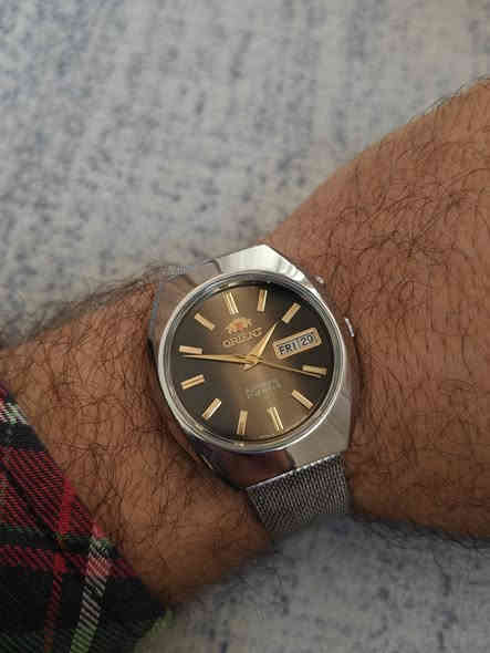 اورینت اوتوماتیك یابانی اصلی مینا خاصە انتاج ۱۹۷٤
دی دیت مکینە ۲۱ حجر تفاصیل بلادیه قیاس ۳٦×٤٠
واتساب ***********
