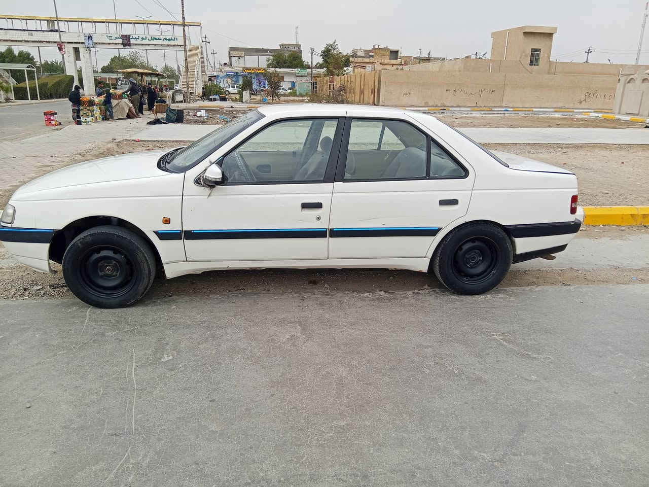 سلام عليكم من رخصت الادمن بيجو موديل 2010 اللون ابيض رقم انكليزي بابل سياره جاهزه فقط رشات صبغ بدون ظربه السعر 29وبيه مجال للشراي غير متواجد على الفيس هاتف ***********
