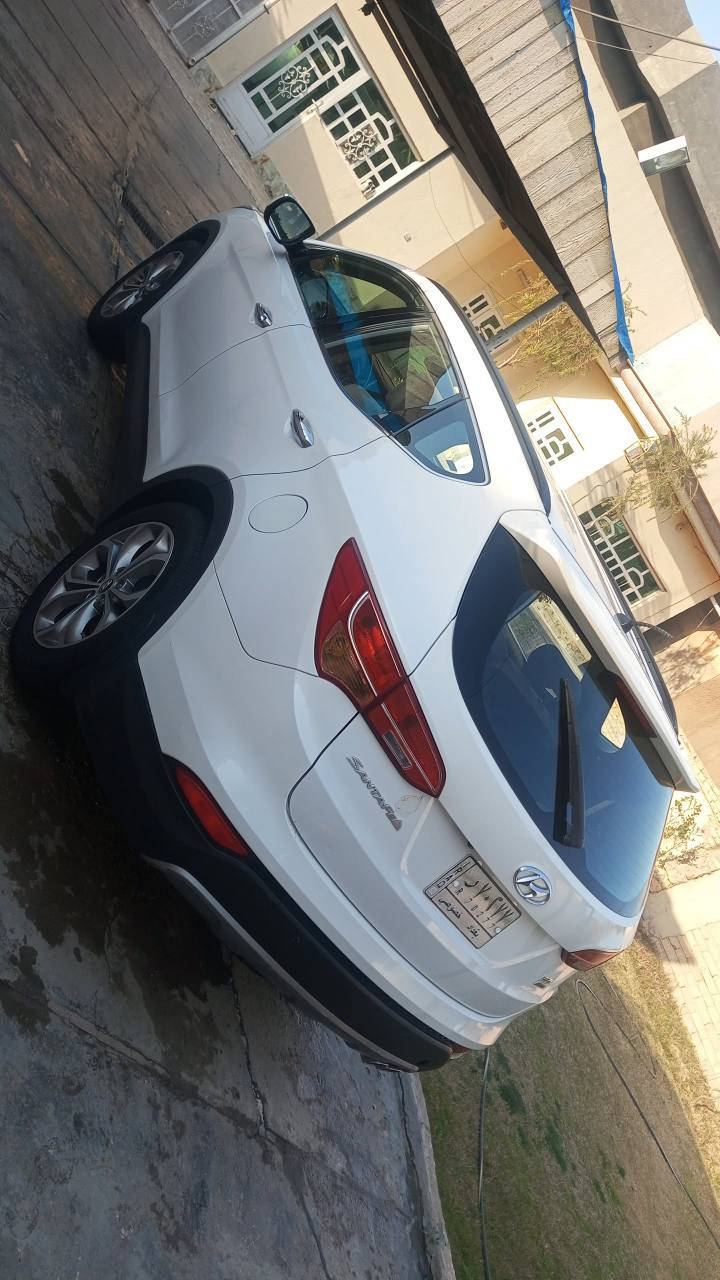 السلام عليكم للبيع سنتافي موديل 2014 وارد خليجي مكفوله كفاله عامه ماعده بارد بسيط موضح بسونار بصوره رقم بغداد الماني سنويه مجدده لحد 2027 

مواصفات السياره 
------------------- 
1- حساسات اماميه وخلفيه 
2- اشاير بلمري 
3- لد امامي+ كشافات زنون 
4- يدات نيكل خارجيه+ شباك نيكل 
5- تحكم ستيرن جهتين 
6- شاشه كبيره 
7- كامره خلفيه 
8- سبعه راكب 
9- داخل بيجي مخمل 
10- حجم المحرك 3300 سته سلندر 
11- تبريد ثلاث قطع 
12- دوس داخليه ستيل 
13- سياره جاهزه من كلشي كامله مكمله تخم تايرات جدد شادهن+ باتري جديد+ حداديه جديده+ تبريد ثلج + مكينه وكير خير من الله مكفولات سياره جديده وبلعافيه علتكون من نصيبه 

14- للاستفسار *********** 
السعر المطلوب 173 وبيه مجال للطيبين مكاني بابل حله الشراي يتصل عالرقم ويشلع عيوني الخاص مغلق كولشي موضح امامكم بصور تحياتي حلة, بابل
