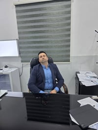 سيكون دوام دكتور جراحه جمله عصبيه ومفاصل حارث يوم غدا الاثنين للحجز ار...