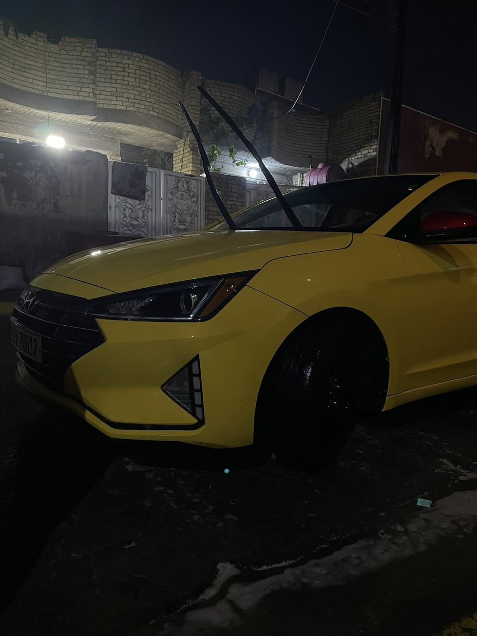 سلام عليكم 
الانترا 2020 واريد امريكي /2000مكينه/كير IT/ 
حساس تصادم /مانع انزلاق/شاشه كار بلي /وبيها بعد موصفات
بيع او مراوس السعر (130) وبيها مجال
***********
