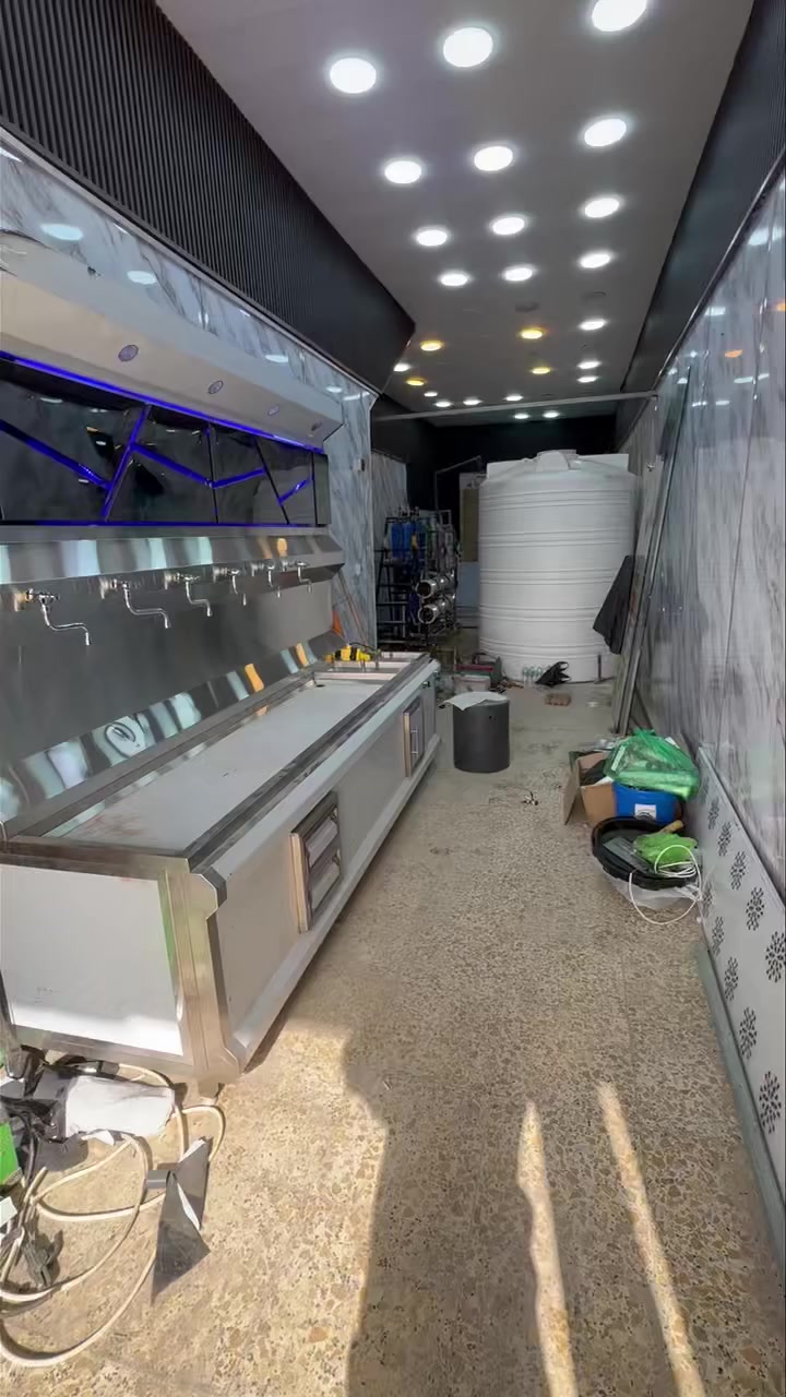 بفضل الله وبجهود فريق مركز {{القـمـــ♧ــــــة}}  لمعالجة المياه/ 

تم بحمد الله تنفيذ وتنصيب محطة تحلية مياه (RO) بسعة-2000 لتر بالساعة في محافظة بغداد

 وفق أعلى المواصفات الفنية.

وحسب رغبة الزبون🙋 

حيث تمتاز المحطة بـ:
 • مواصفات درجة أولى.💪
 •  
1- • حواقن ايطالي ذاة قدرة عالي
2- البورد شنايدر فرنسي حمايه ذاتيه 
يحتوي على شاشة tds قارئ املاح 
3-ممبرينات فوتنرون وكالة اصلي ضمان منشاء 

4-يوفي اشعة فوق البنفسج 🔮

نفخر في مركز القمــ♕ــــة  بأن نكون جزءًا من مشاريع تطوير منظومة المياه، ودعم البنية التحتية في عراقنا العزيز، بما يلبي أعلى معايير الجودة والموثوقية.

مستمرون بالعطاء والابتكار… والقادم أفضل بإذن الله.

كادر متخصص في معلاجة المياه

للحجز والاستفسار الاتصال
: 

***********☎️رقم المركز  
***********
‏0780 296 9014‏📞 صيانة
  زوروا موقعنا في : 
بغداد مدينة الصدر
