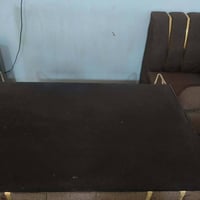 تخم للبيع العدد5 قطع طول التخم 6 امتار و40 سم والنضافة كدامكم الضهر ما...