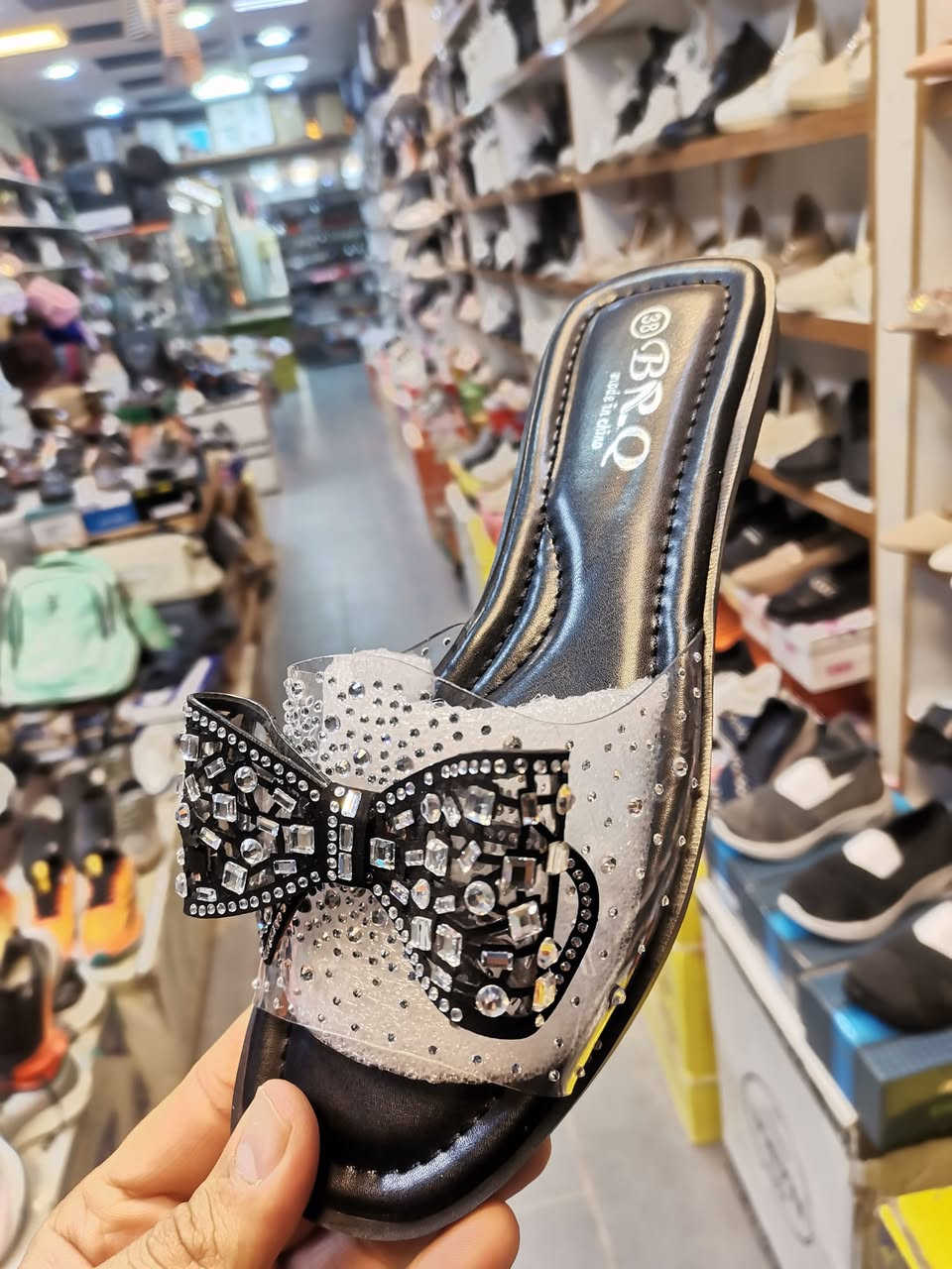 الموديلات يمنه وبس سلبر نسائي جديد موسم العيد ويانه غير اعجاب ومتابعه ليصلكم كل جديد واتساب *********** للحجز
