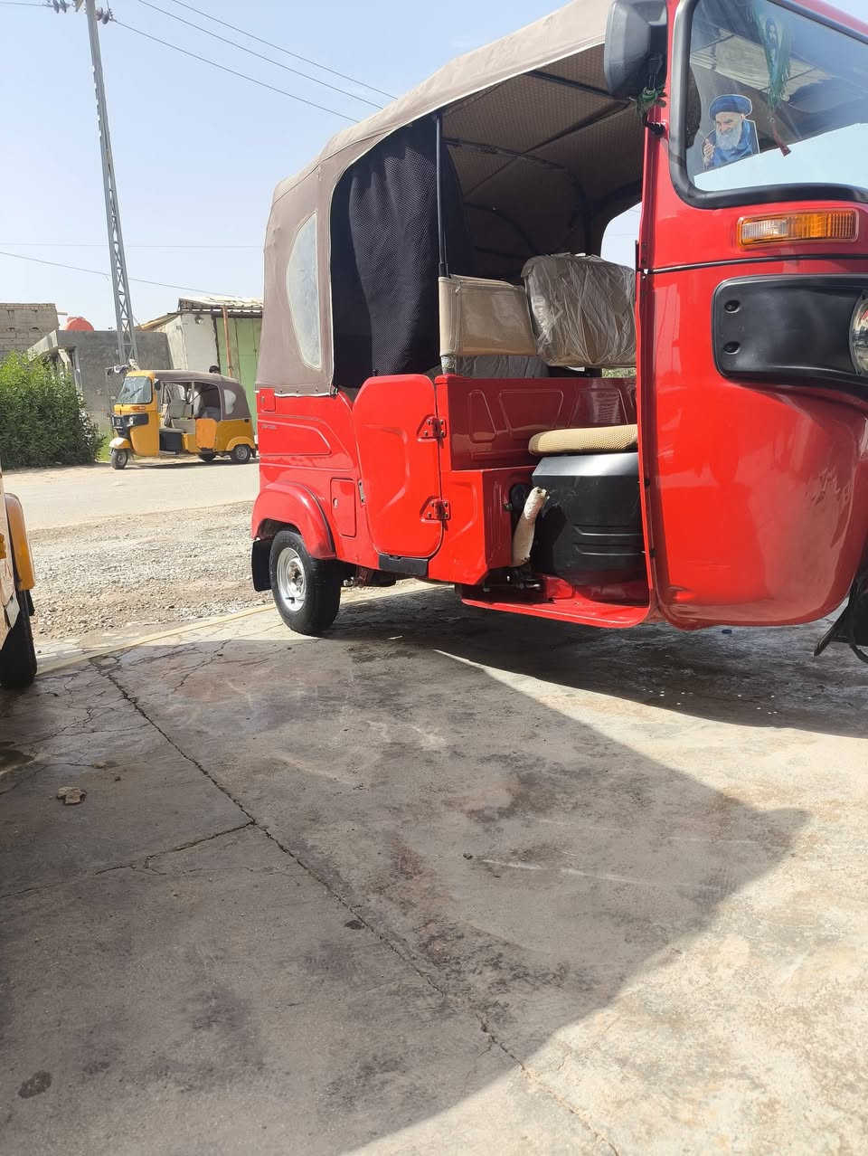 السلام عليكم تكاتك للبيع كفاله عامه امرقم انكليزي عله وضع الشركه دوس ما  معمرات الشراي ياخبر وبيه خير ويدلل ***********
