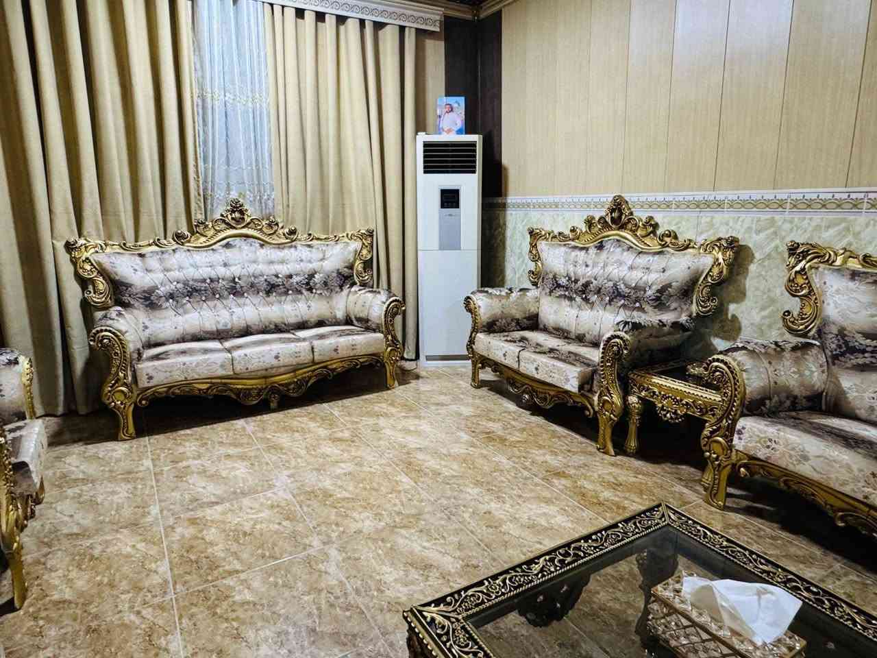 سلام عليكم للبيع تخم ونص 15 مقعد استعمال قليل نظافة 95%مع 4 طبلات صغيرة ووحدة جبيرة سعرة مليون و100 الف المكان الرمادي ***********
