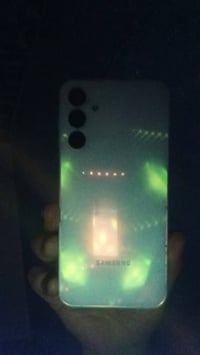 جهاز A15 للبيع  ذاكرة ١٢٨  نضيف مابي اي شي فقط الضهر مبدل  سعر ٢٠٠ بي ...