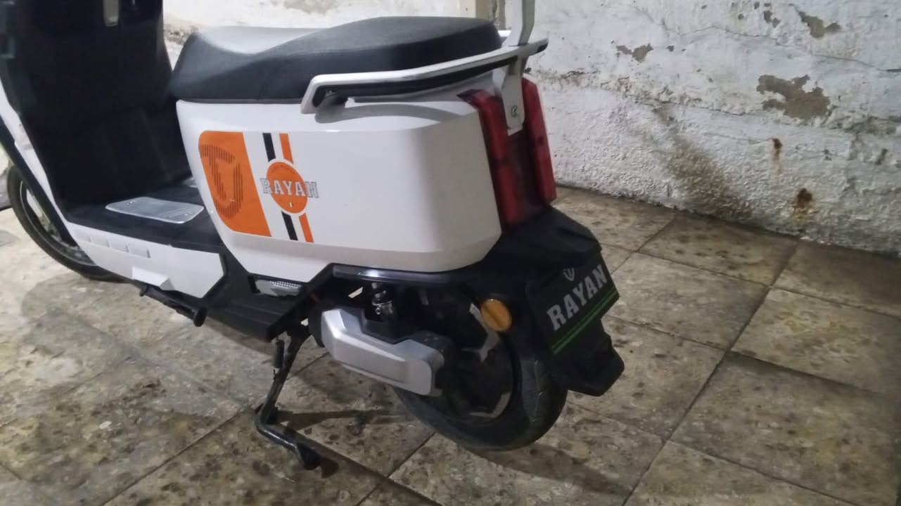 للبيع دراجه وحش الكون معروفه. مابيه ولا شخط كفاله عامه من كلشي. افحص وين ميعحبك. مكلف بل نشر سعره 900 وبيها مجال بسيط للشرايه ***********
