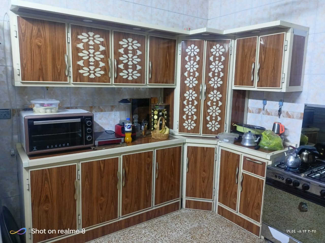 كاونتر فصال جديد مستعمل فليل شرط نضيف المكان حي الانتصار السعر 550وبي مجال  فصلنا مليون وثلاثه ميه ***********
