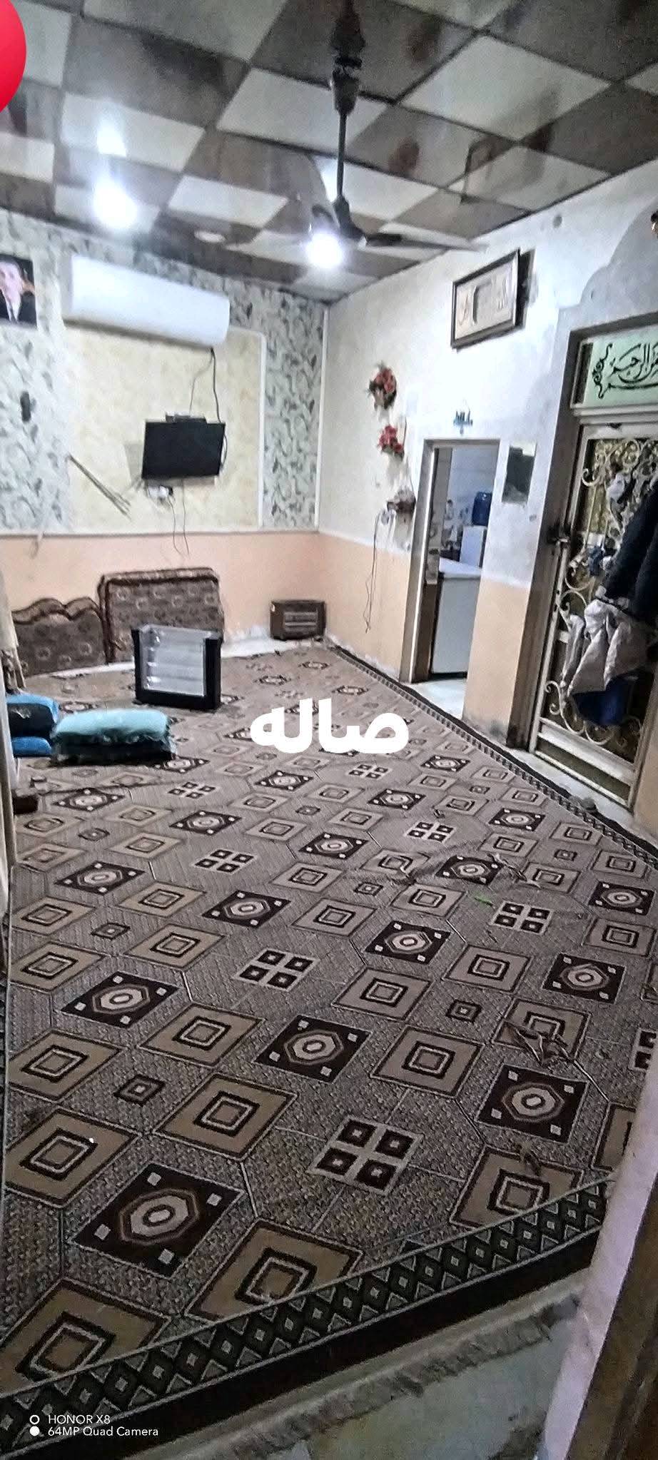 بيت للبيع بحي الرحمه قرب الكشاشيه مساحته 125السعر 33وبي مجال قليل
***********