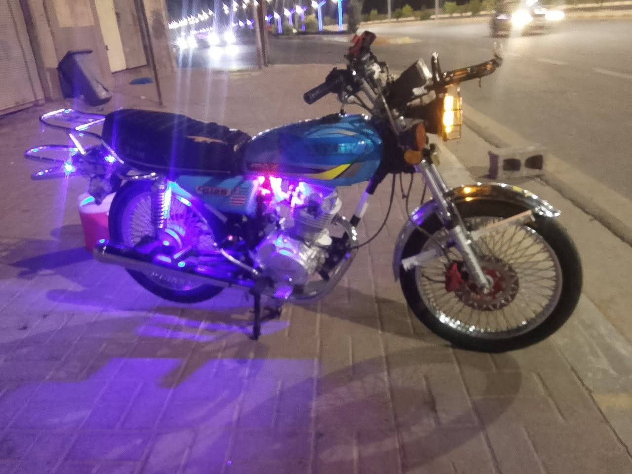 تايكر للبيع السعر 525 بيه مجال جديده مكفوله من كلشي كهربائيات كله شغاله موديل 23  محرك بلاي عنواني الرمادي حي ضباط للاستفسار على رقم ***********
