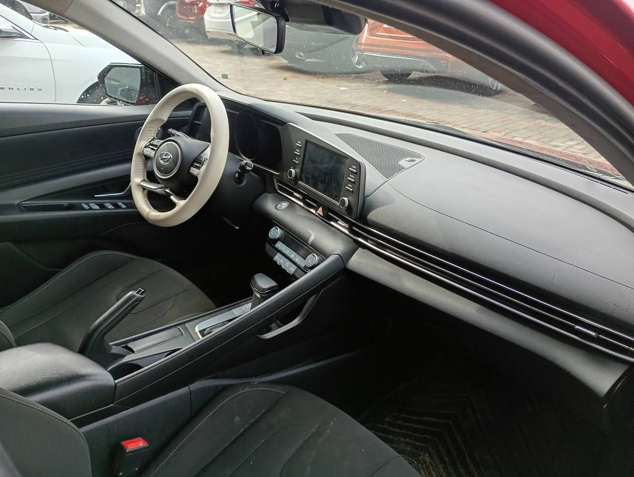 السلام عليكم للبيع م2021 مواصفات بصمه ورادار محرك 2000 دوش السياره بيها بونيد نفسه مصبوغ بيها شبر بارد السيارة حلوه كير محرك صدر وضع شركة السعر 138 عنوان واسط الصويرة فلكه الزعيم شركة الزبيدي ***********
