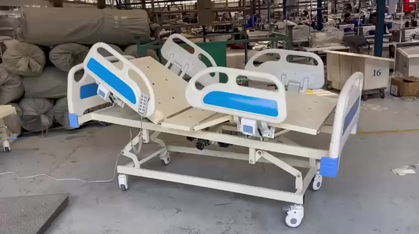 🛏️ سرير كهرباء 4 حركة – شركة أطلس للصيانة وتوريد الأجهزة الطبية
✨ جودة عالية – تصميم مريح – تحكم كامل

🔹 4 حركات أساسية:

رفع وتنزيل الظهر

رفع وتنزيل الرجلين

حركة ترندلينبورج

حركة العكس (Reverse)

🔹 موتور قوي وسريع مع ريموت للتحكم
🔹 هيكل ستانلس متين يتحمل العمل الشاق
🔹 سور جانبي ألومنيوم / بلاستيك لحماية المريض
🔹 عجلات طبية مجهزة بفرامل أمان
🔹 إمكانية إضافة مواصفات خاصة حسب الطلب

📍 مناسب للمستشفيات – غرف الرعاية – المراكز الطبية
📞 للتواصل والاستفسار (شركة أطلس):
01017708870
01011033312


**إذا كنت صاحب هذا الإعلان وتريد حذفه لأي سبب، رجاءا أرسل رسالة إلى الدعم الفني**