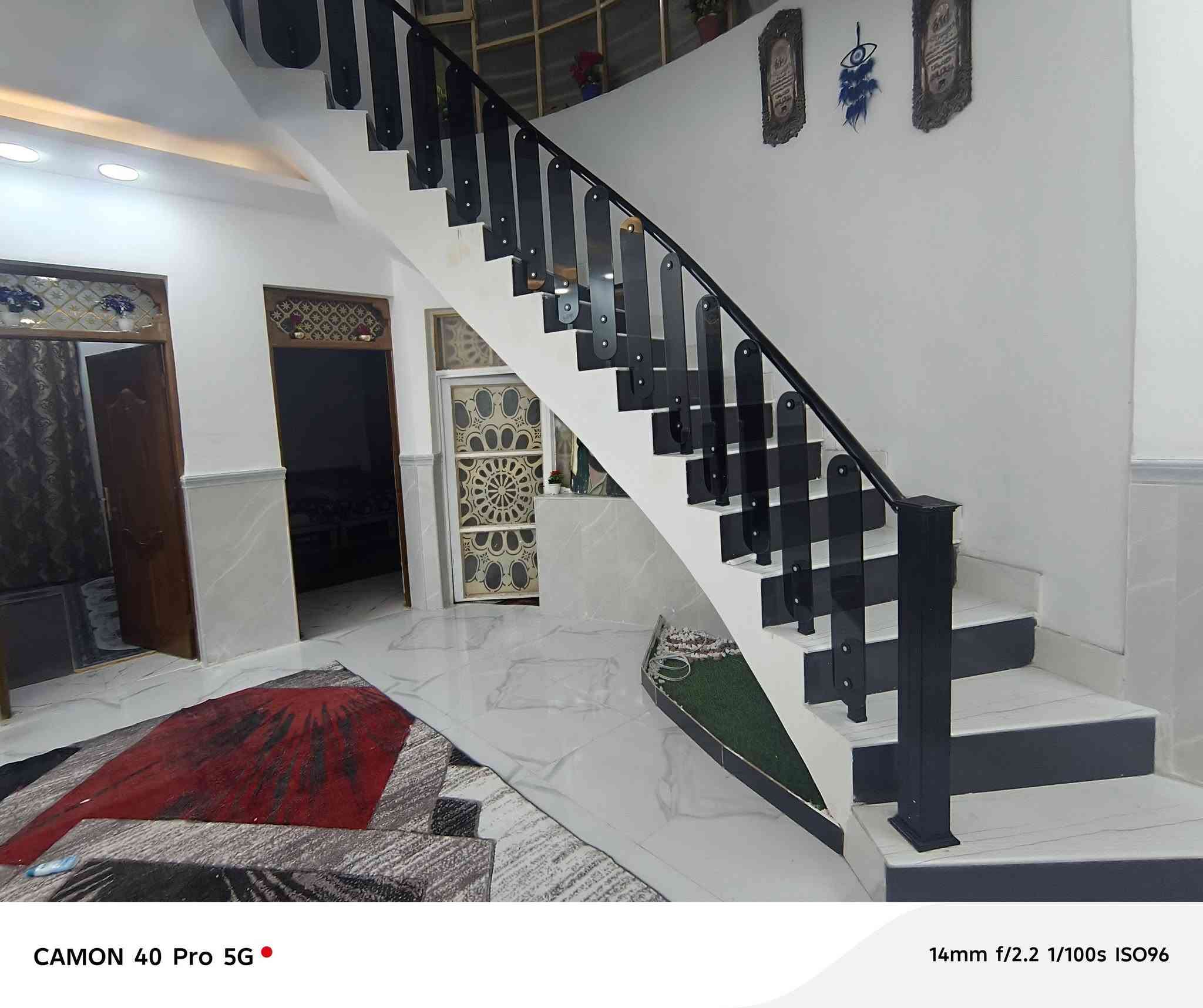 دار للبيع مساحه ١٥٠م بيت كامل مفتاح جاهز للسكن 
العنوان ملحق القريه شارع رقم ١٣قريب شارع كربلاء 
للاستفسار اتصل ***********
