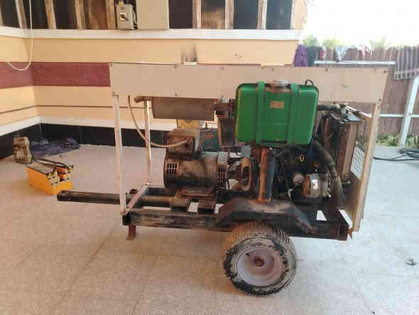 للبيع مولدات ينمر ياباني
واحد ٣بستم ٧،٥ كيفي
ولثاني ٢بستم ٥ كيفي 
٢شغالات
***********
***********
