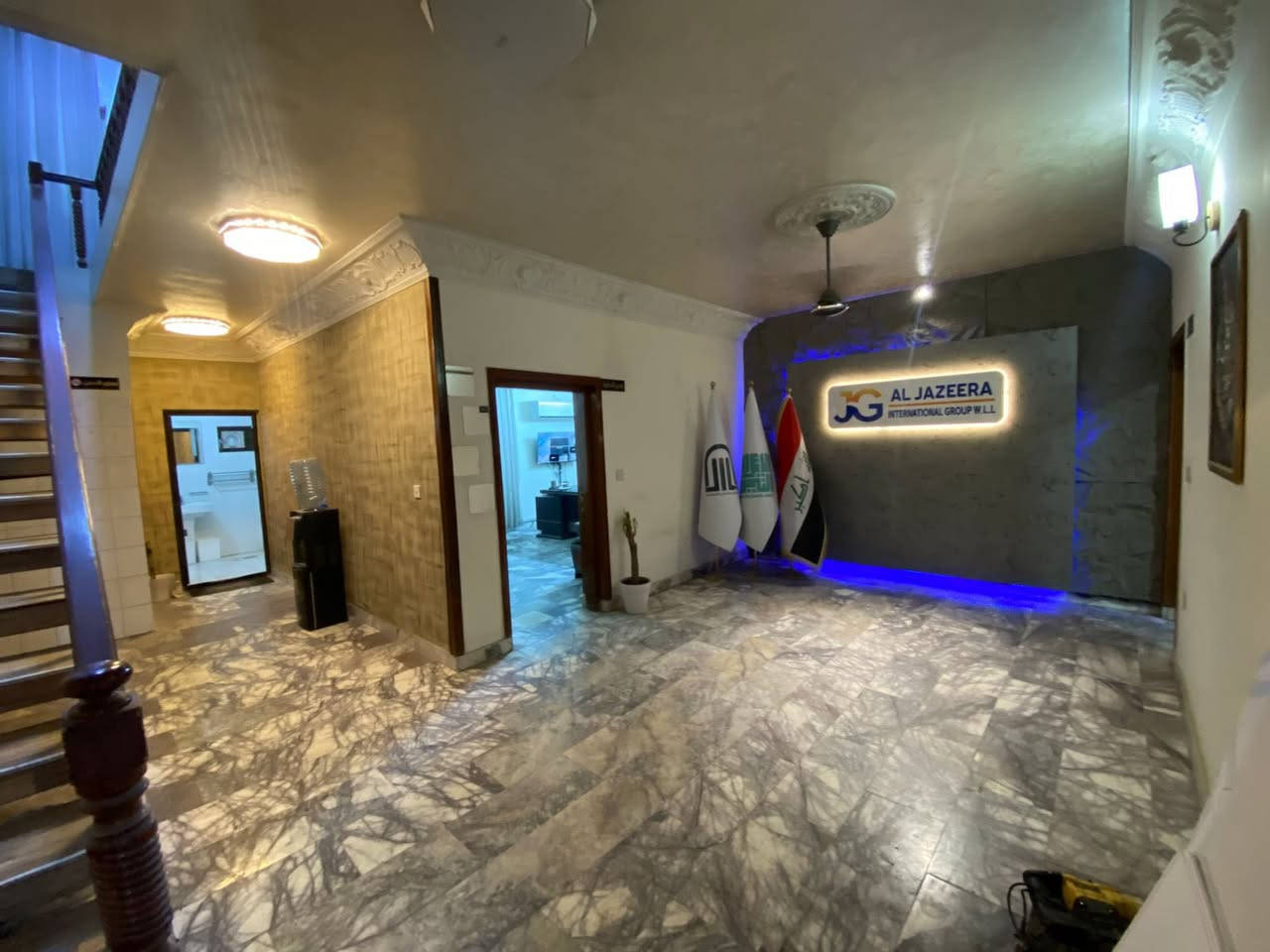 💎 للإيجار في السيدية 💎
📢 منشور رقم: ((474))
🏠 مكتب المتحدة للاستثمار العقاري
بيت 460متر 💒 درجة اولة مع كهرباء 20 امبير مجاني على مدار السنة  يصلح سكني او تجاري  
يتكون من:
💠 5 غرف نوم
💠 صالة واسعة
💠 مطبخ معزول عدد 2
💠 خدمات عدد 3
وكراج يسع 4 سيارات و حديقة 🍏

📍 الموقع: السيدية شارع 40

————————————
📞للاستفسار:☎️ ***********

📍 موقع المكتب:
 السيدية – قرب  مجمع السفير 

🏢 المتحدة للاستثمار العقاري
