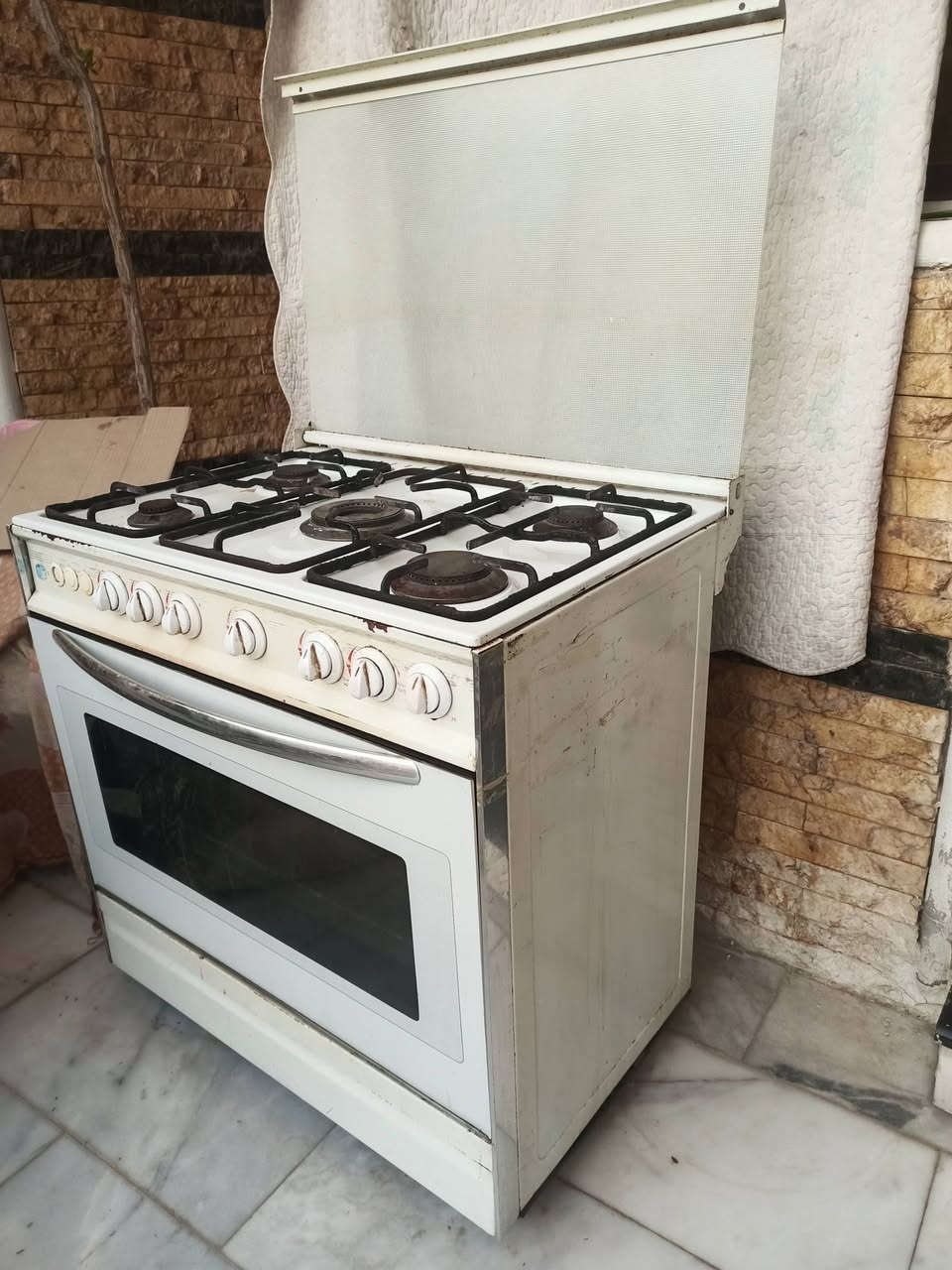 طباخ مصري نوع ايدل IDEAL نظيف وشغال خمس عيون وفرن  السعر 175 
العنوان بغداد الكرخ تقاطع الدرويش 
للتواصل ***********
