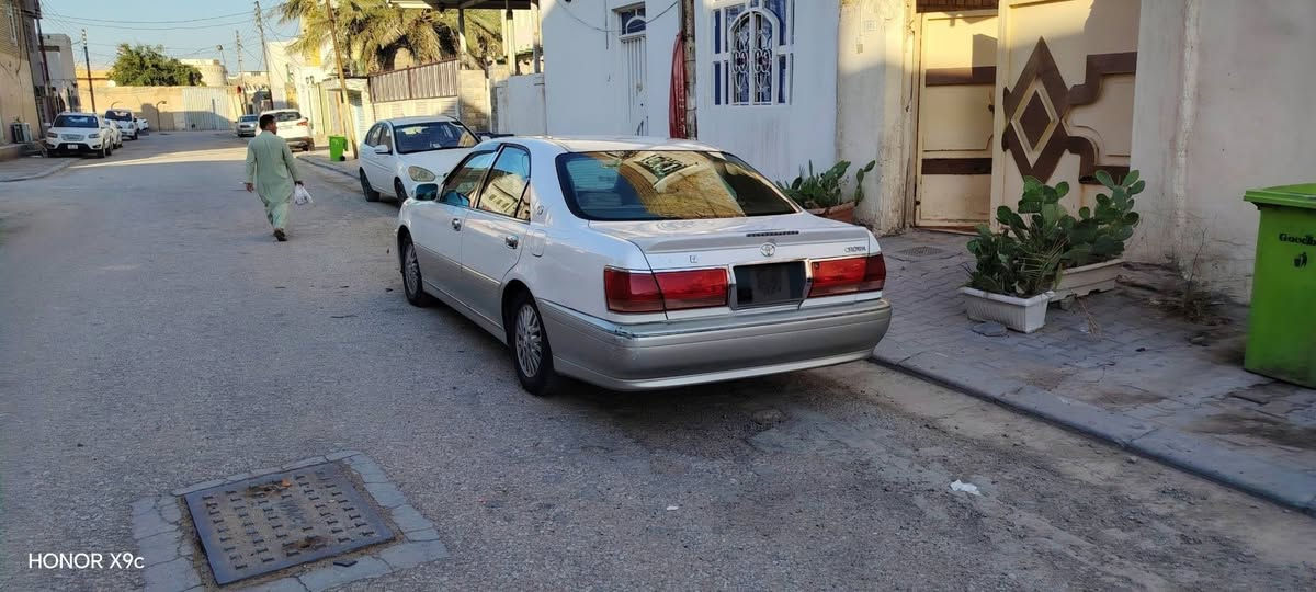 سيارة فول
تبريد خلفي
كشنات جلد
لايتات كرست
للاستفسار الاتصال على*********** النجف, العراق
