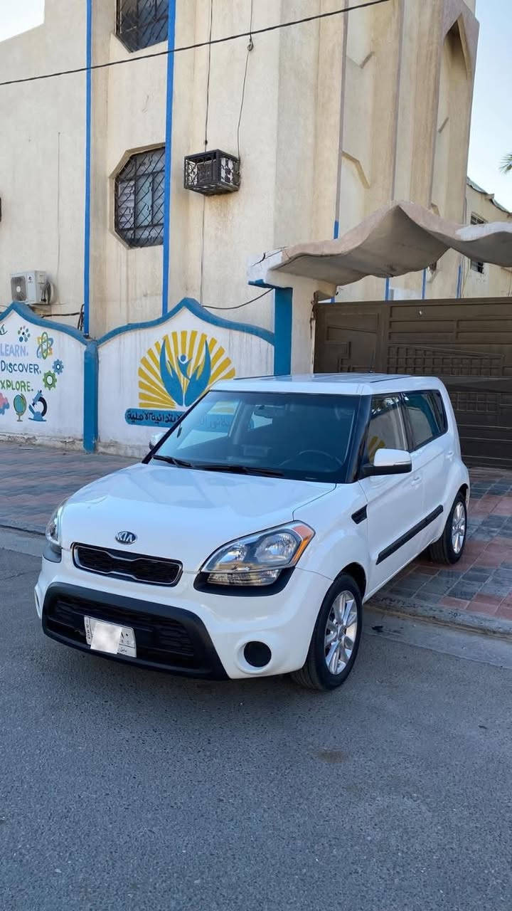السلام عليكم للبيع كيا صول
الموديل 2013 

أمريكي حادثها جاملغ وبنيد من امريكا 

هنا صاير بيها صبغ صفحة اثر طخات بدون دواخل 

السيارة حلوة بدون نقص 

تايرات جديده مكينة والكير كله تمام 

السيارة محرك 2000 دوش 

والمواصفات معروفة مالتها مكان السيارة كربلاء 📍

السعر 93 بيها مجال بسيط

للاستفسار أكثر الاتصال ***********
