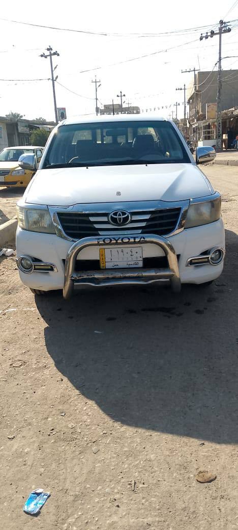 سلام عليكم فلاونزه عماني موديل 2014كفاله ماعدا المؤشر في الباب اليمين الخلفي   كير أوتوماتيك رقم مثنى لغاية 2027 المكان الديوانية غماس السعر 200  رقم الهاتف ***********
