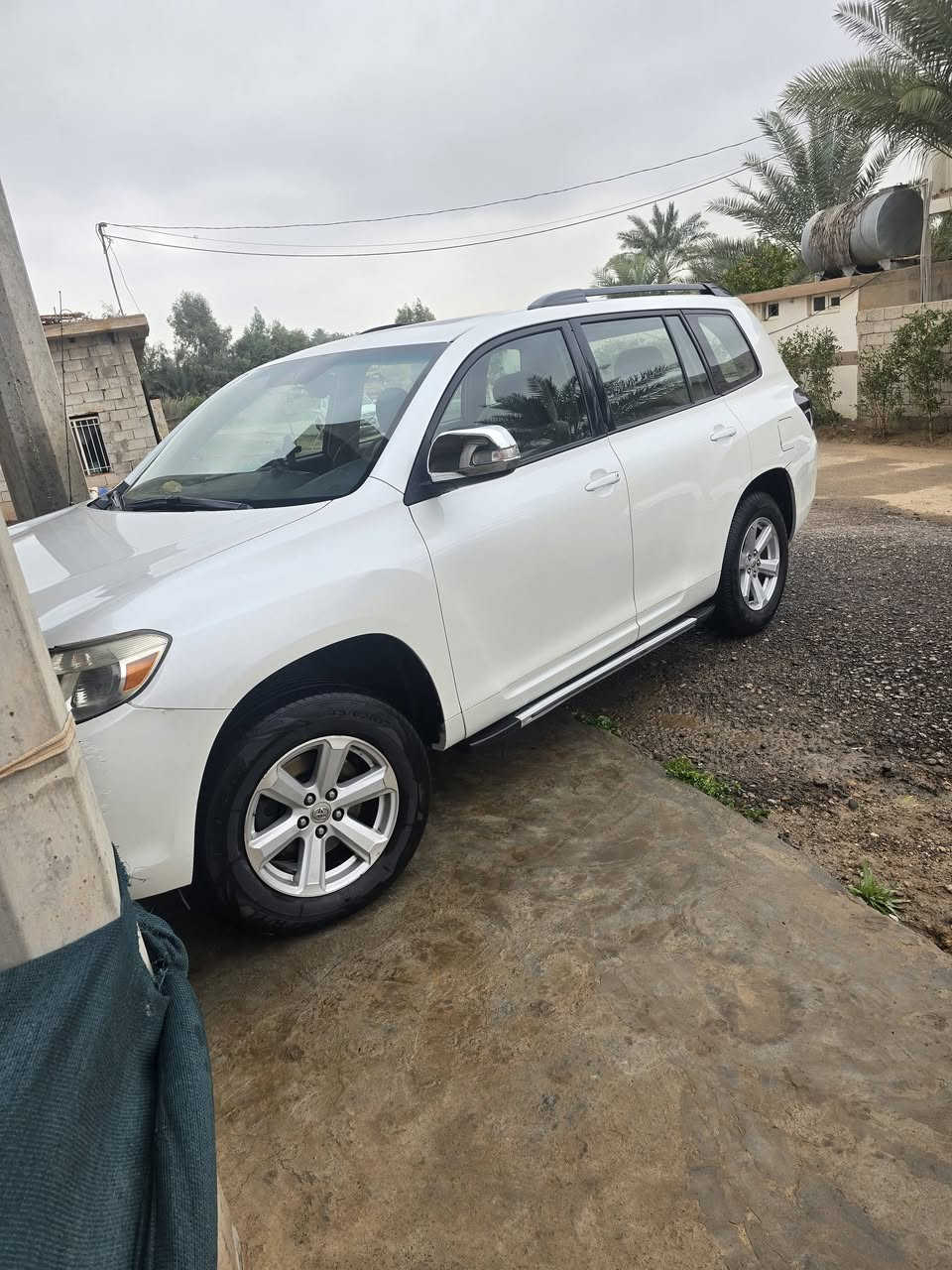 هايلاندر ٢٠١٠ رقم بغداد باسمي تحويل ثاني يوم سيارة كلين مكفوله كشر وميكانيك سيارة جديدة ماتصرف عليه الف محرك ٣ونص دفع رباعي السيارة على وضع الشركه السعر ١٩٨ورقه وبيه مجال ***********
