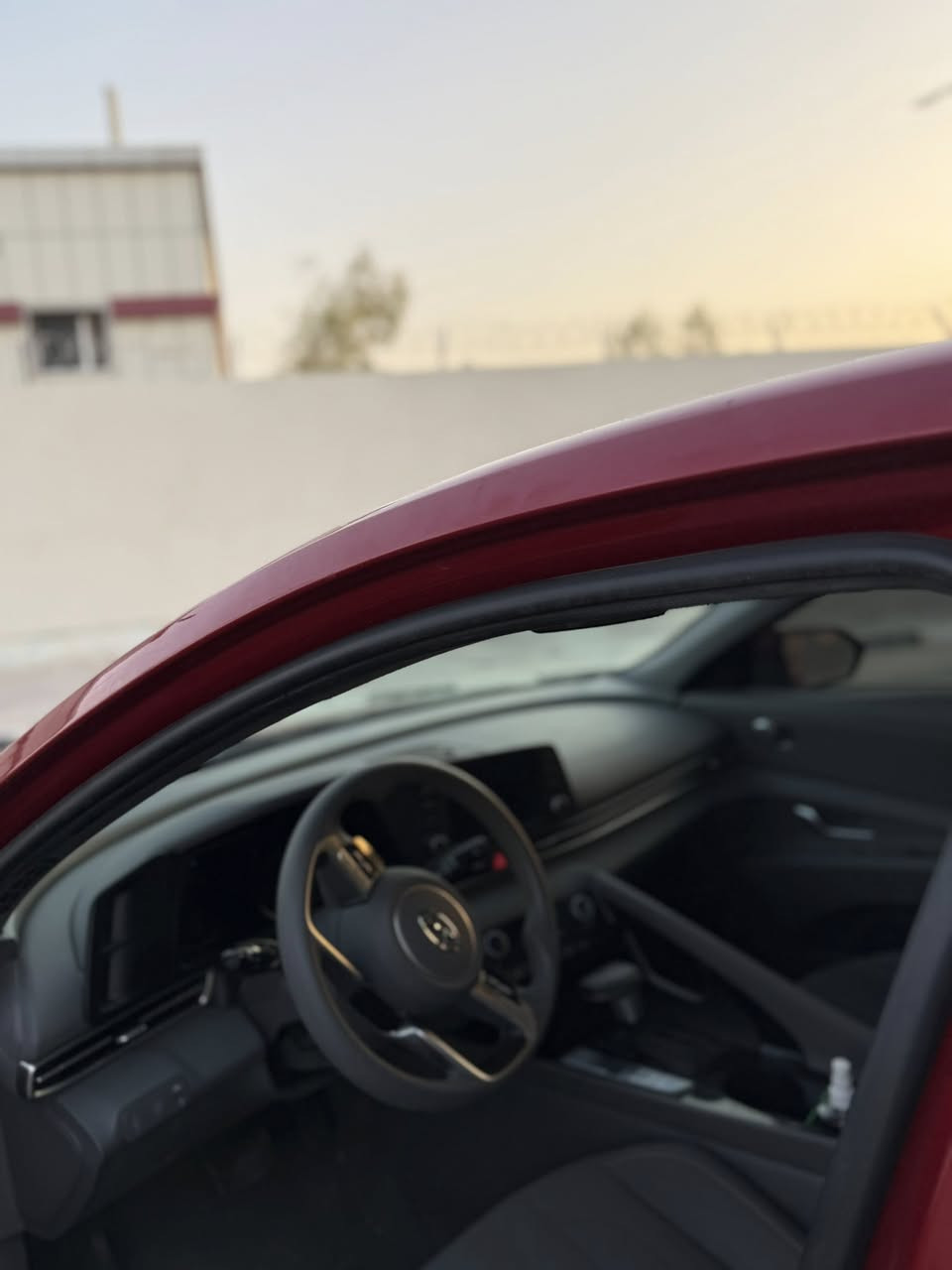 سلام عليكم اللنترا 2023 رقم بغداد هايبرد بلو كفالة السيارة فقط دعامية الامامية مبدلة مكان السيارة ميسان
***********
