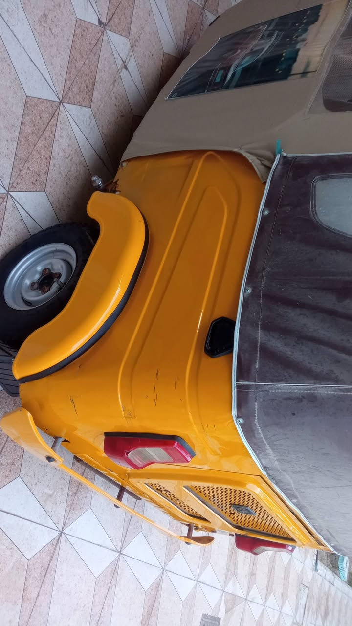 تكاتك للبيع موديل 21 اوراق خالد وصادق المحرك مجفت شركه مره وحده والكشر شوفت عينك ***********
