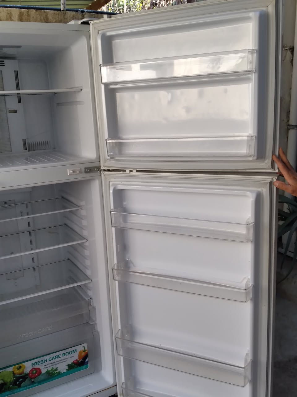 ثلاجة حجم 20 قدم نوع دايو الصنع كوري بخاخ
نظافة 100 % شغال اخو الجديد تبريد فول تثليج ممتاز تعال قيم واخــــــــذ للاستفسار الاتصـــــــــال على رقم *********** 
السعر 200 الف وبي مجال للطيبين كركوك, العراق
