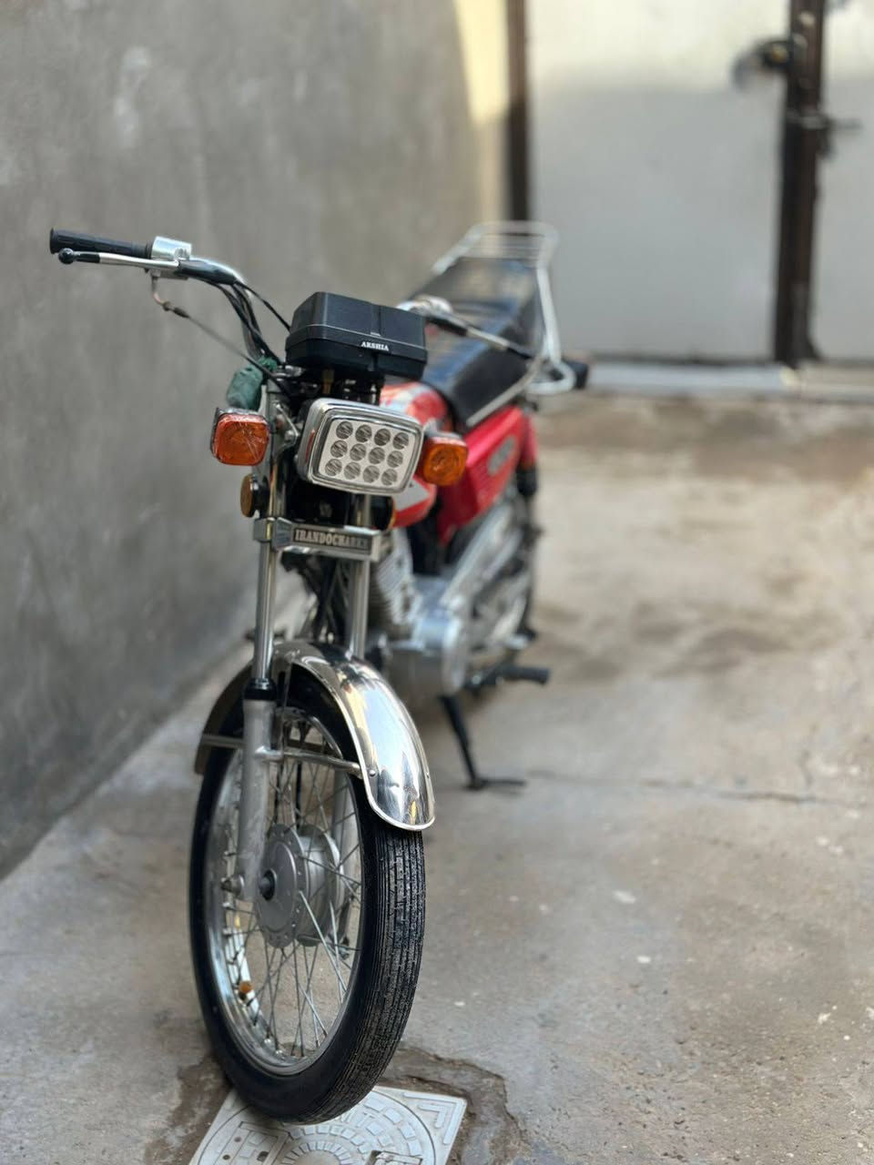 سلام عليكم دراجه 4 گير موديل 21
بلاديه كلشي مامبدل بيها الدراجه خير من الله 
وكيلها حمودي العارضي السعر ب 650 مكاني النجف حي النداء 
وهاذه رقمي ***********
