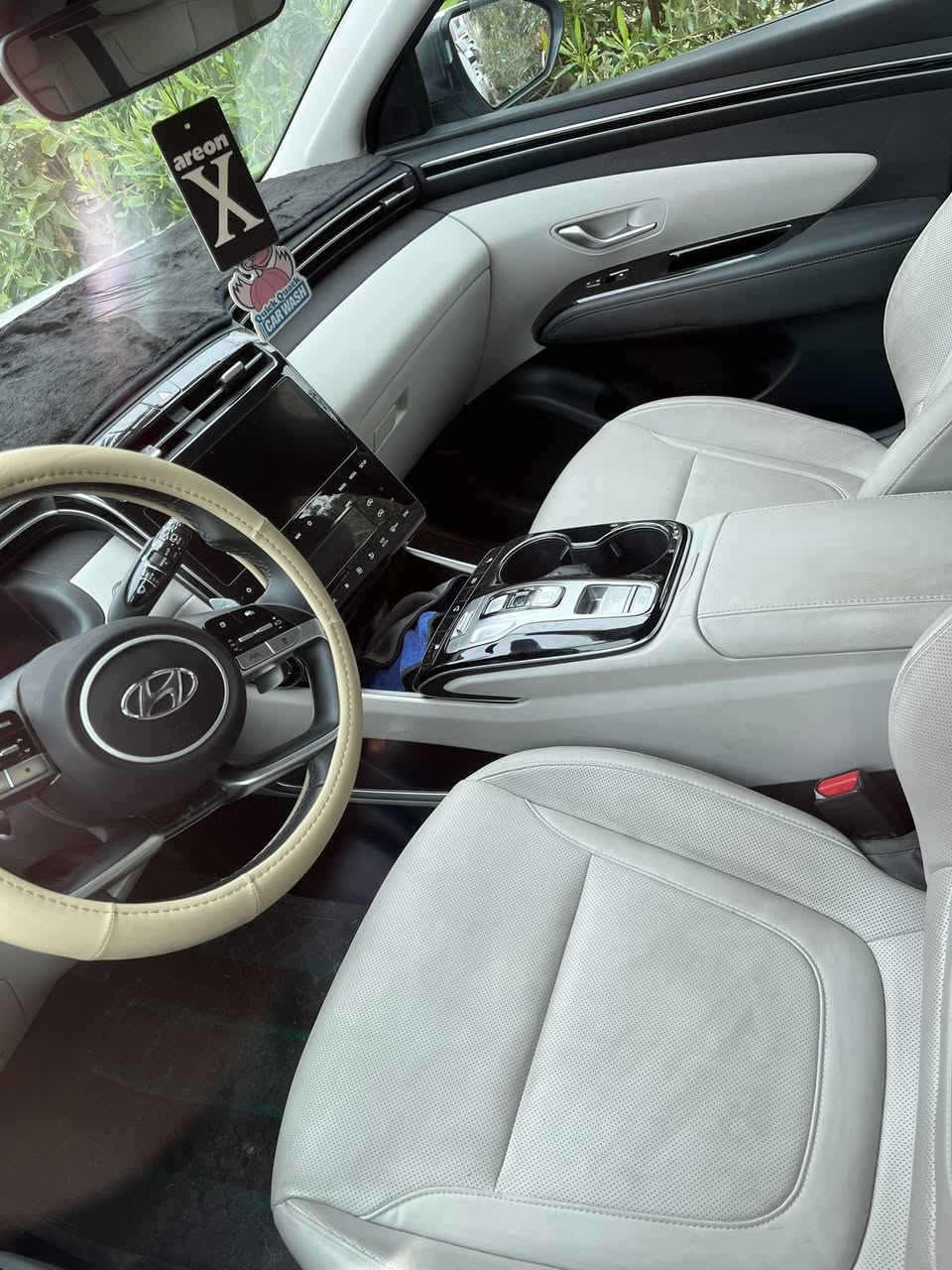 توسان  وارد أمريكي للبيع موديل 25
فول مواصفات ماشيه 9الاف 
حادثها 3قطع جاملغين وبنيد 
مبدلات 3قطع بلاديه ماكوو قطره صبغ 
سعرها 185 وبيها مجاال 
الاستفسار ***********//***********
