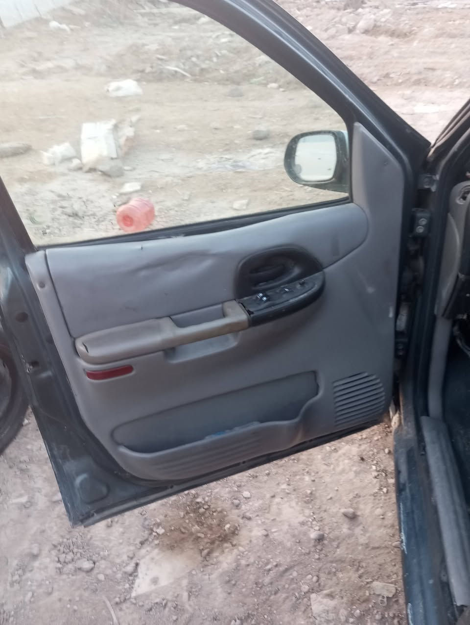 شيفروليت فنجر مديل 2004 مكينه وكير خير من الله لمكينه بيها كازكيت صدر امامي خلفي جديد باور ستيرن جديد ومشط ستيرن جديد  كهربائيت كله شغاله رقم بغداد انكليزي تحويل مباشره العنوان بغداد الاستفسار على الرقم ***********
