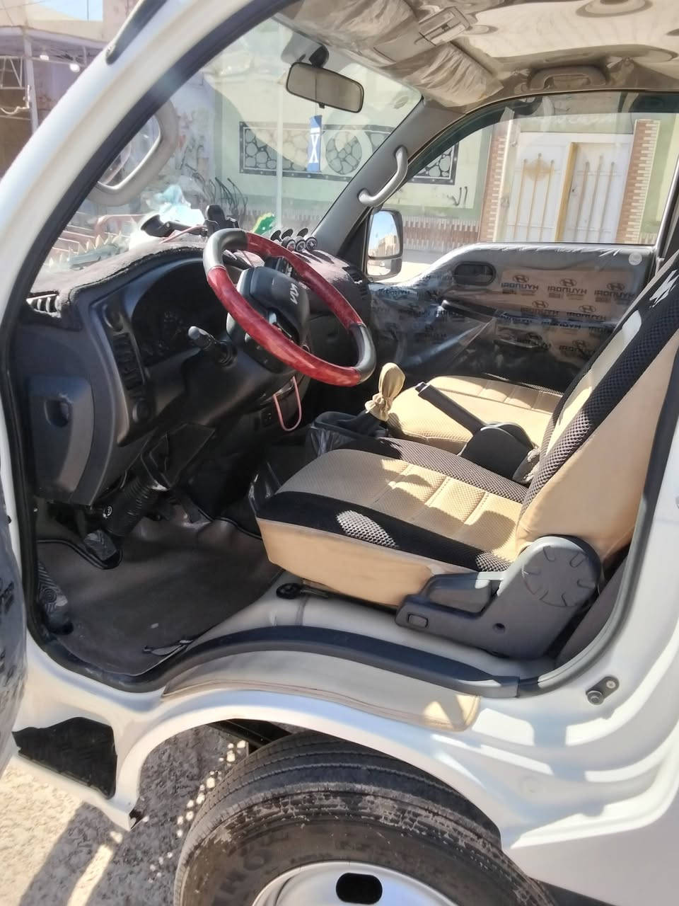 كيا حمل موديل 25 رقم بغداد باسمي مشروع وطني مكاني بالديوانيه سياره مكفوله كفاله سياره على وضع الشركه برغي واحد ما مفتوح بيه سياره جديده سياره محوره تانكي  ***********
