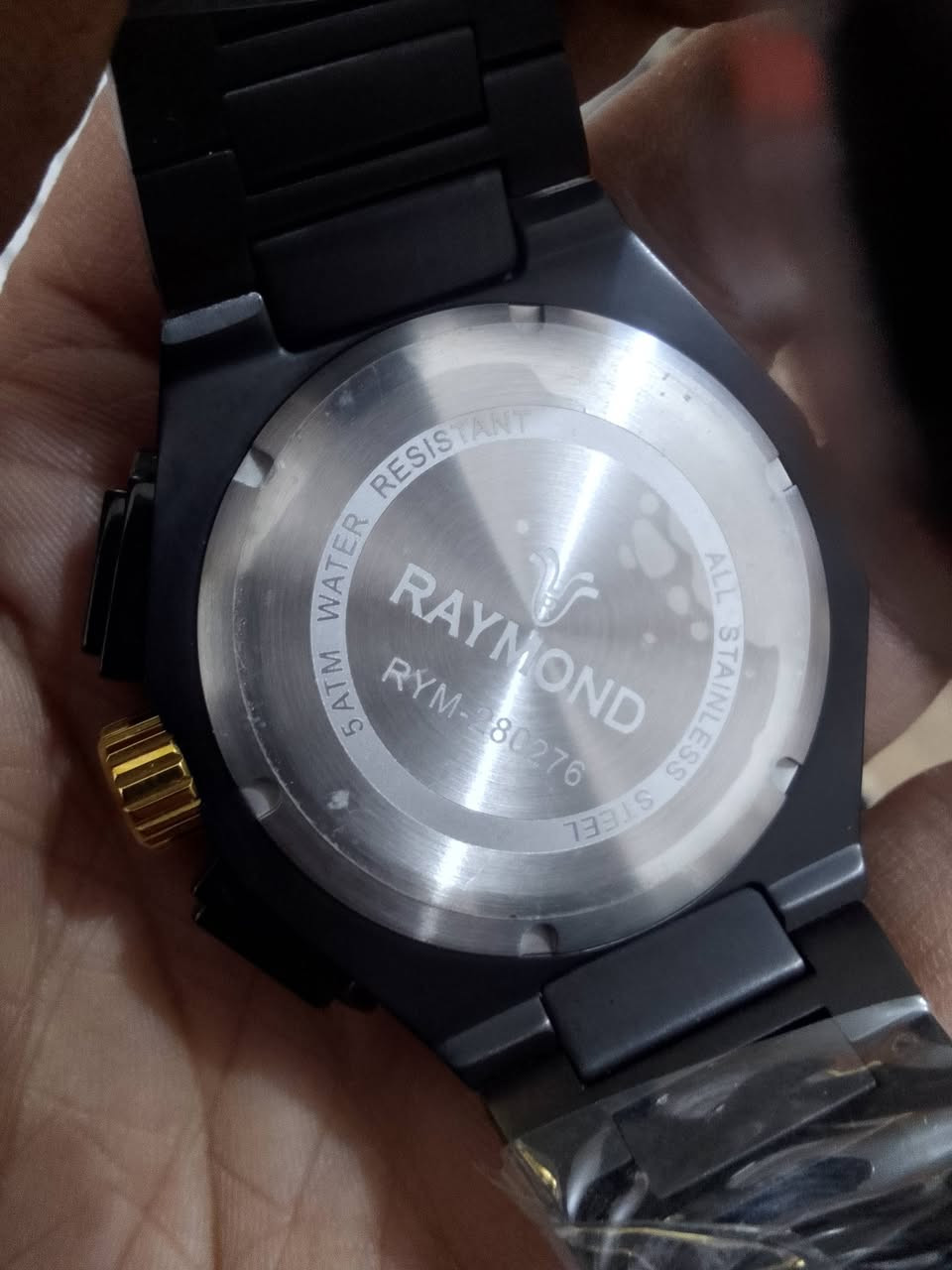 أللهم صل على محمد وال محمد الطيبين الطاهرين
رايموند وكالة جديدة لم تستخدم بدون علبة ساعة فقط تعمل بنظام الكوارتز حركة الميل كرونوكراف استوب وتش طوك تغليف ذهب عيار 18الكيس والسير مصنوع من مادة السيراميك


**إذا كنت صاحب هذا الإعلان وتريد حذفه لأي سبب، رجاءا أرسل رسالة إلى الدعم الفني**