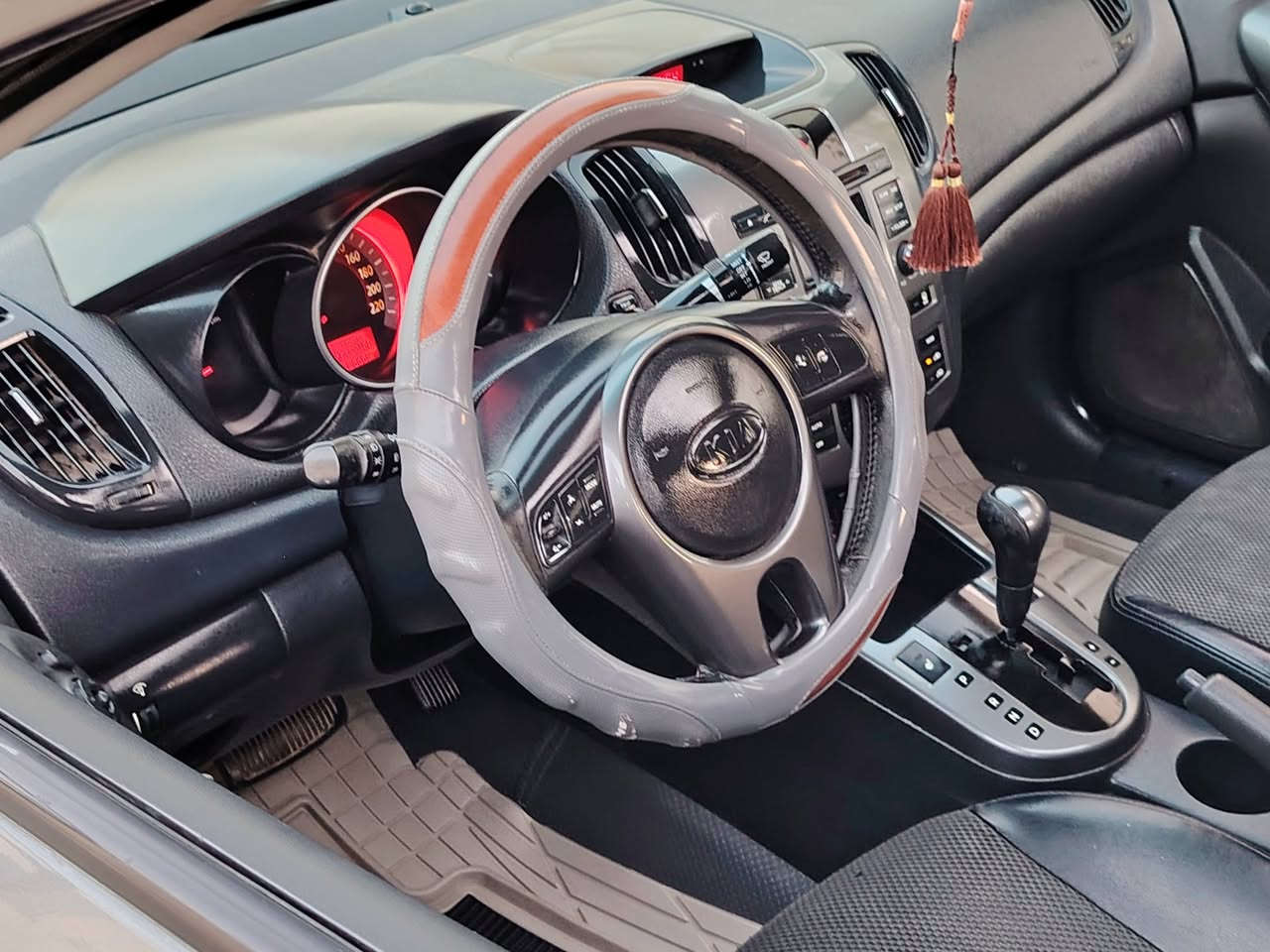 فورتي 2010 للبيع
مكينه 1.600
بأسمي. مكاني كربلاء الامن الداخلي 
***********
مواصفات.
تبريد تدفئة شغال. 
تدفئه كشنات + تحكم ستيرن
بلوتوث اواكس 
تشغيل بصمة
فتحه سقف
بصمة ابواب 
حساسات خلفية 
بصمه جنطه 
اشاير بالمري
ABC +نضام ايكو 
تخم تاير جديد مابي ولا بنجر
تخم ويل عادي جديد مصبوغ حراري 
حداديه جديده قبل شهر 
هزه بعدهي مانافذه 
السعر 90 ورقه
